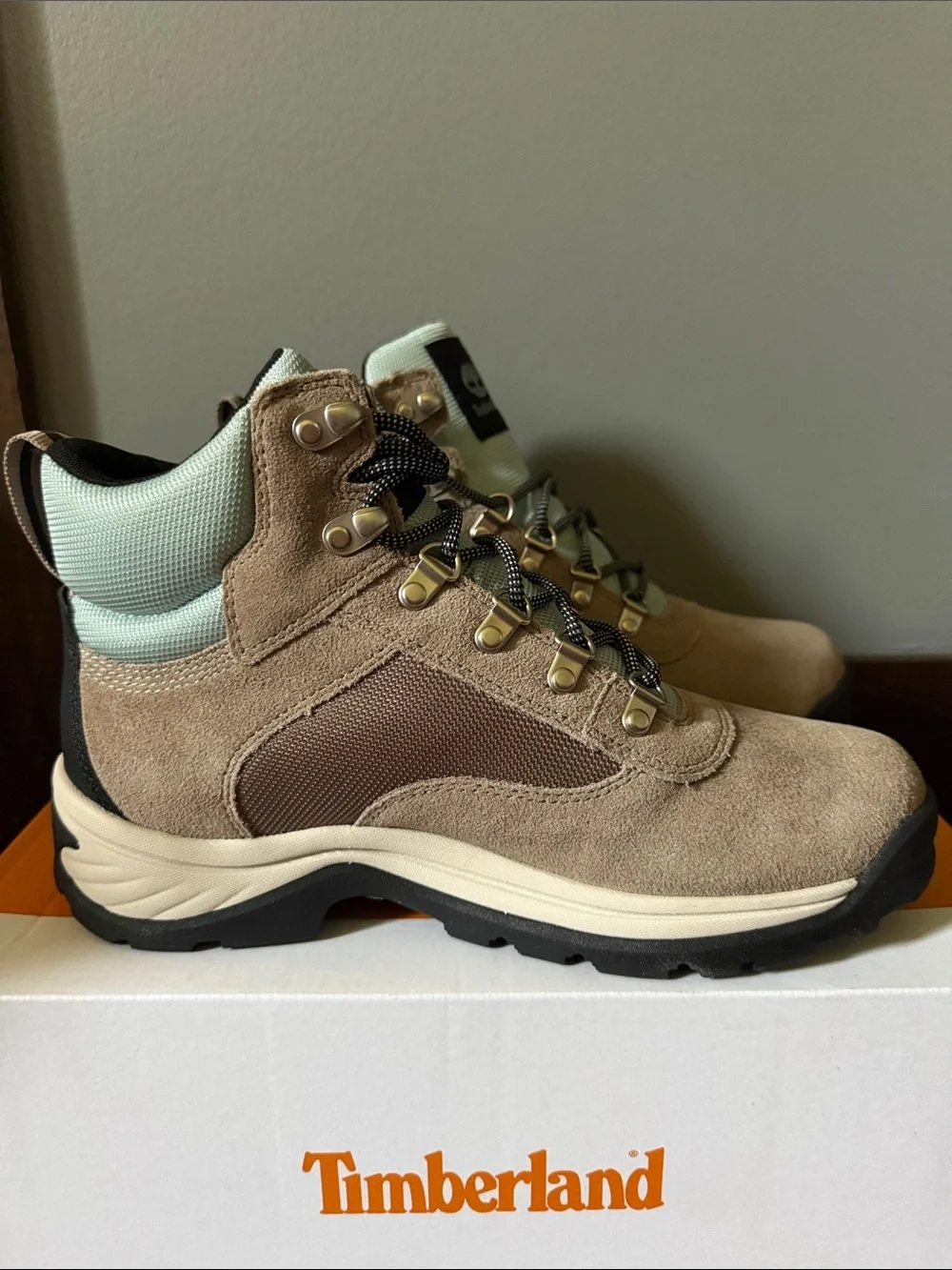 NWT Timberland White Ledge Waterproof Mid Hiker